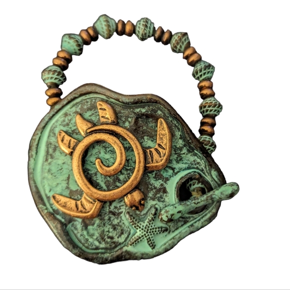 Sea Turtle Bracelet - metal patina look with gold resin sea turtle 🐢 - Picture 3 of 14